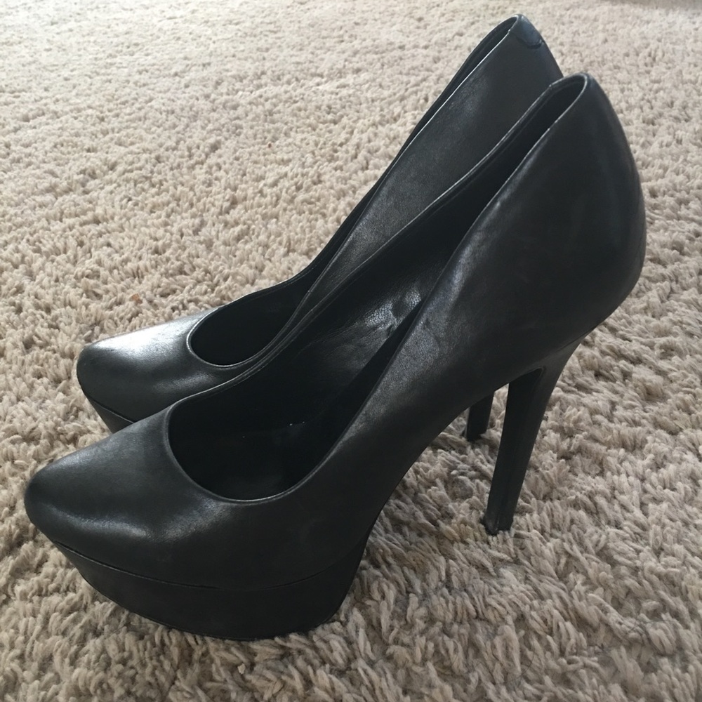 Jessica Simpson JS-Waleo Black platform heel/pumps